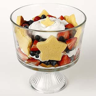 lemon-pound-cake-berry-trifle