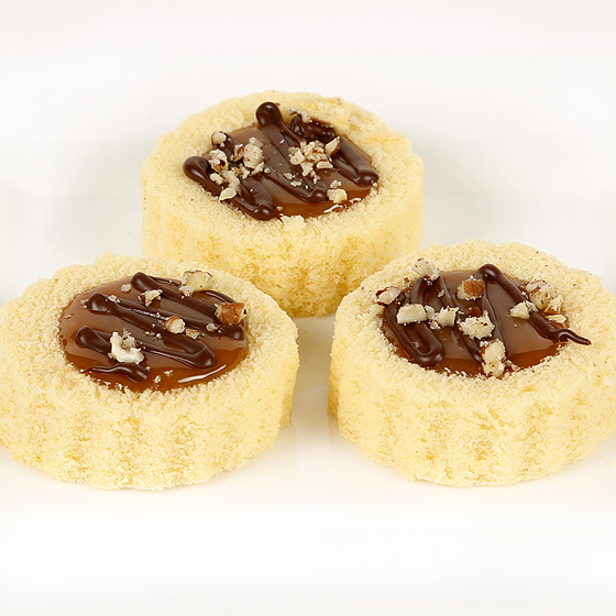 mini-chocolate-caramel-pecan-pound-cake-pies