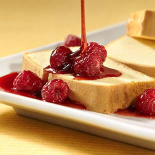 pound-cake-raspberry-sauce